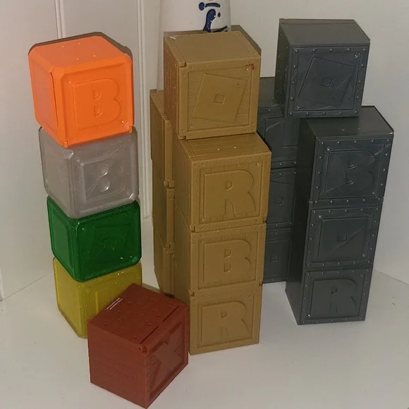 Roblox containers - Picture 2 of 2